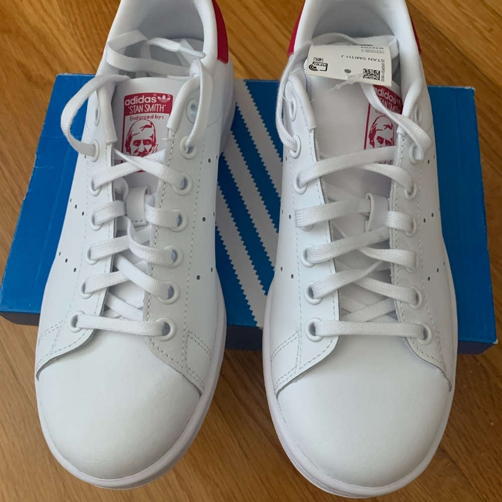Stan Smith Sneakers - White w/Pink Trim